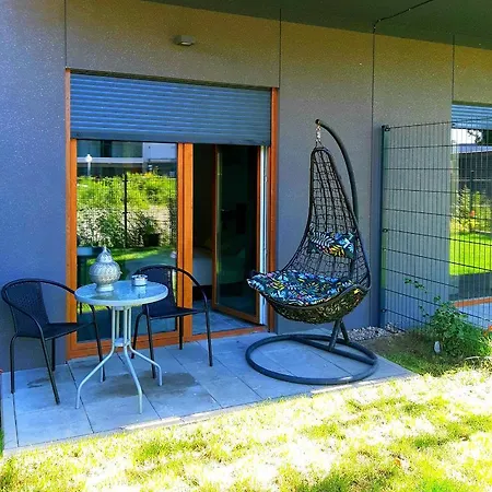 Na Grobli 20 Z Ogrodkiem アパート *