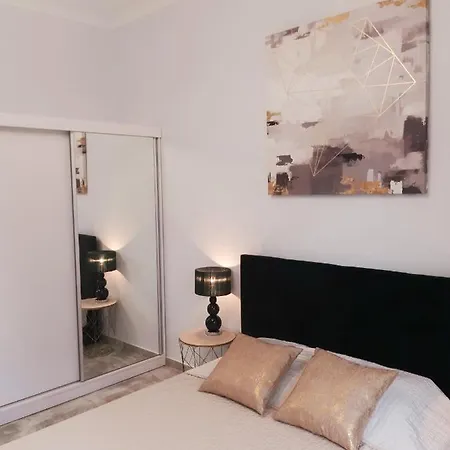 Na Grobli 20 Z Ogrodkiem *